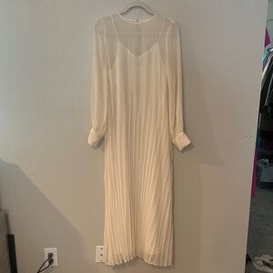 Elegant Cream Pleated Long Sleeve Maxi Dress